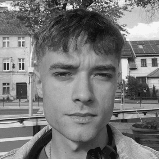 Robert - Senior software engineer